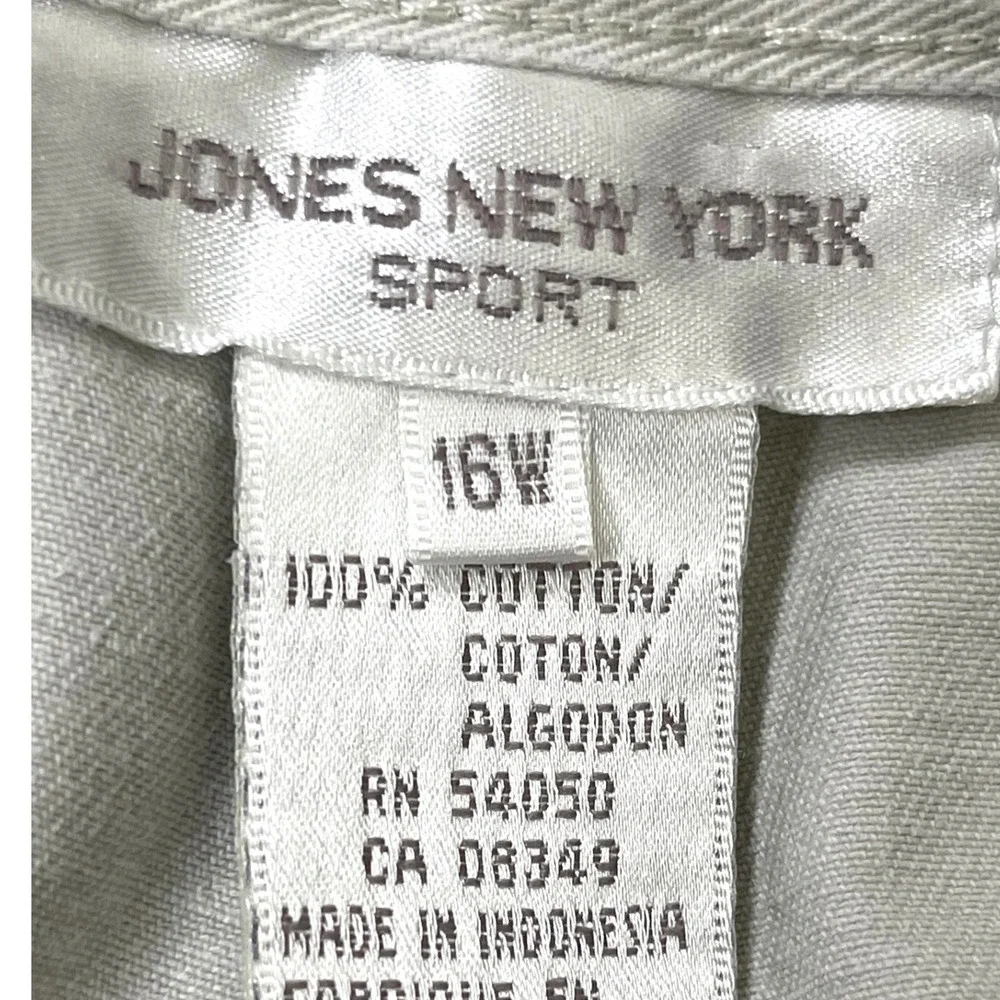Jones New York Women Beige Pleated Shorts 16W Cotton Elastic Waist Casual‎